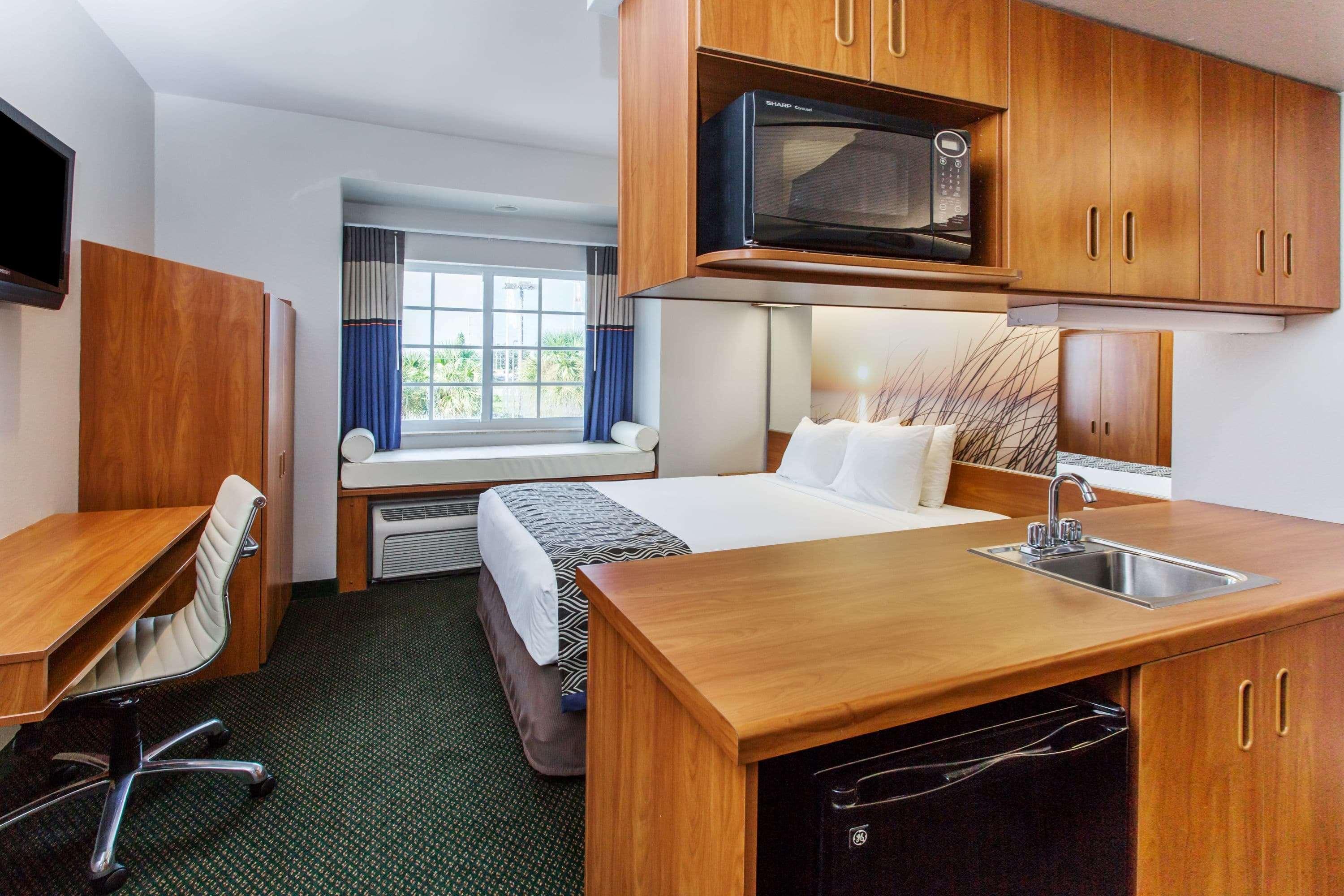 Microtel Inn & Suites By Wyndham Port Charlotte Punta Gorda מראה חיצוני תמונה